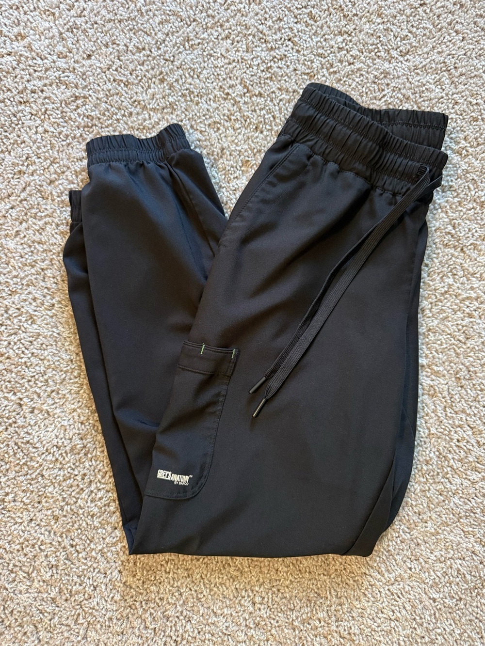 Grey's Anatomy Evolve jogger scrubs / Black / XS petite